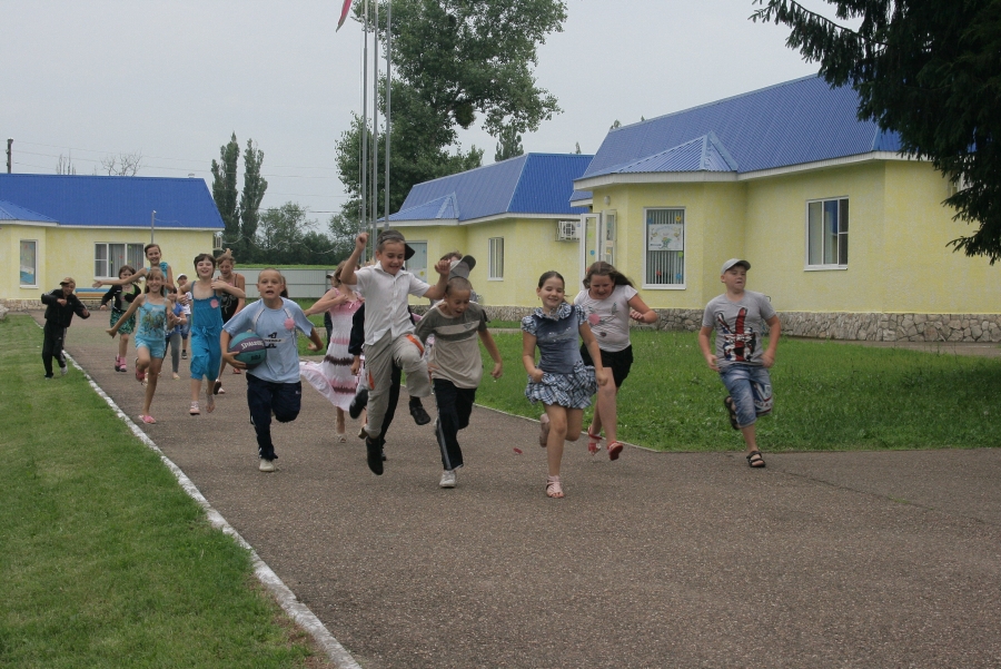 В летнем оздоровительном лагере «Тополек» Усть-Лабинского района открылась первая смена