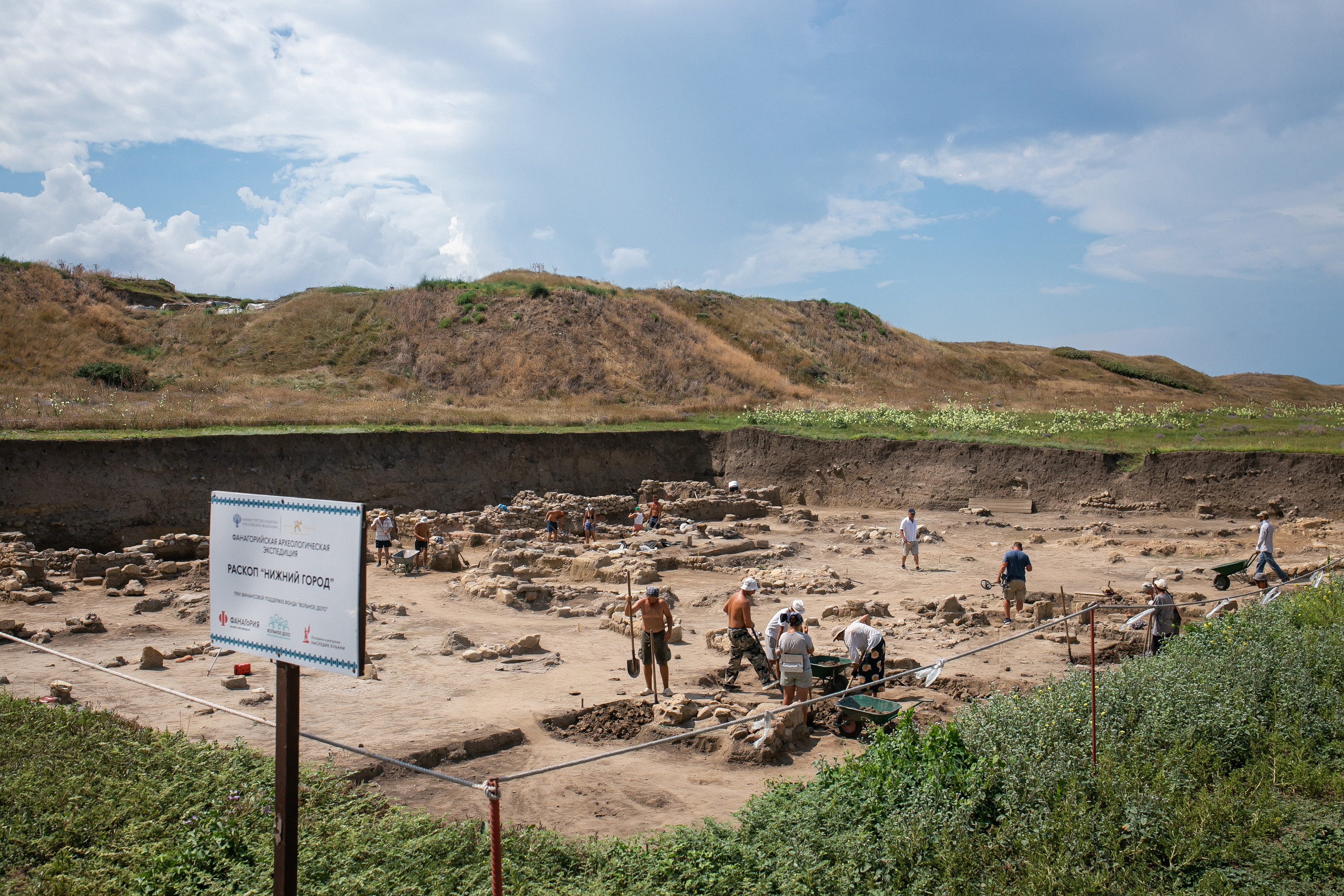 Там древний мир, там тени бродят: ﻿какие загадки древнего города Фанагория удалось разгадать археологам