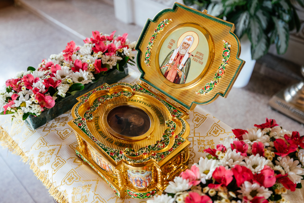 Свято-Владимирский храм на хуторе Аргатове встретил мощи святителя Тихона