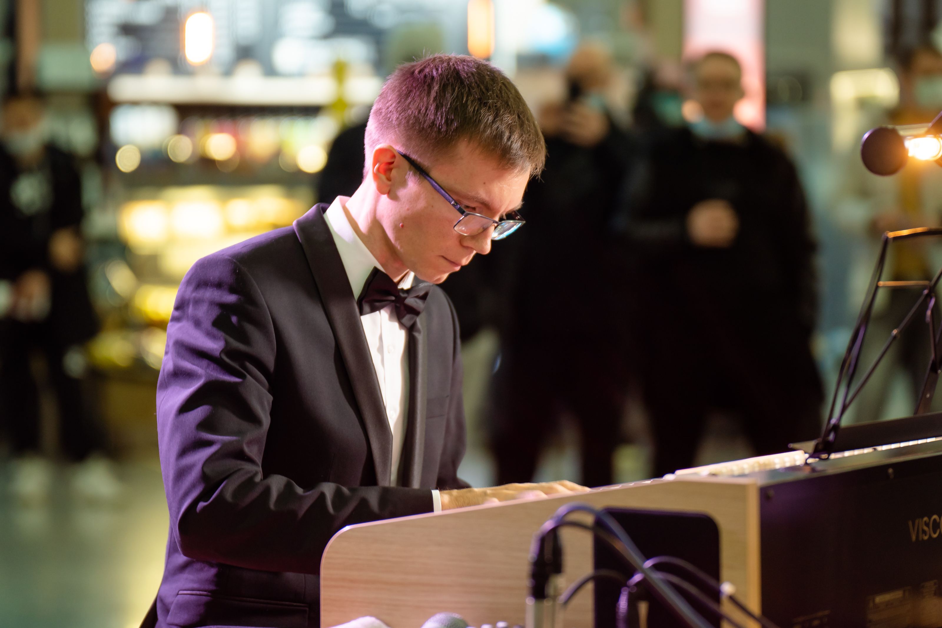 Фонд «Вольное Дело» организовал органный концерт в аэропорту Сочи